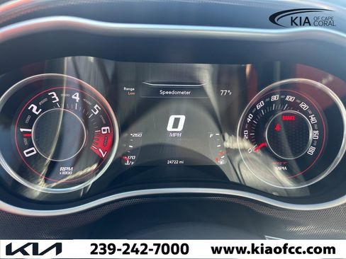 Used 2015 Dodge Challenger SRT w/ Technology Group image 2