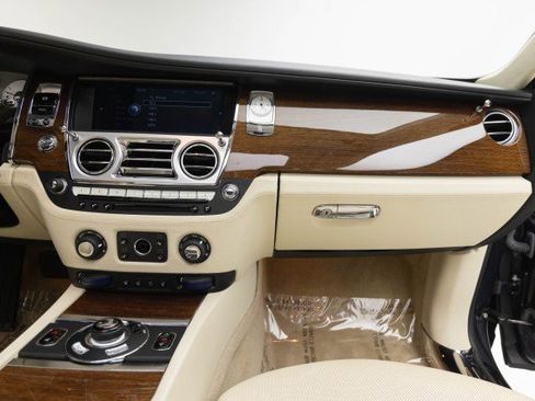 Used 2010 Rolls-Royce Ghost image 20