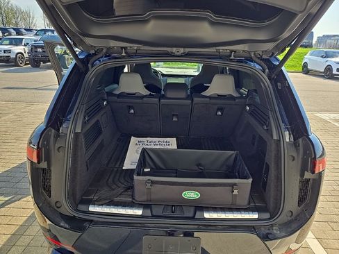 Used 2025 Land Rover Range Rover Sport SV Edition Two image 18