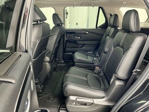 Used 2024 Honda Pilot Touring image 24
