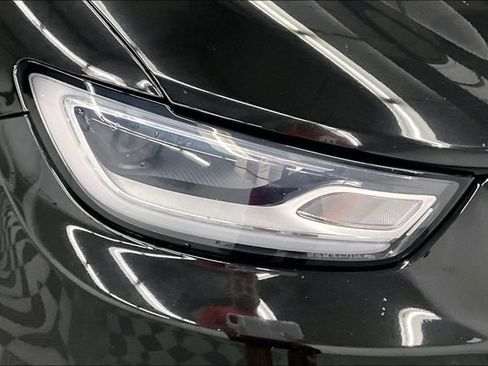 Used 2023 Chrysler Pacifica Touring-L FWD image 34