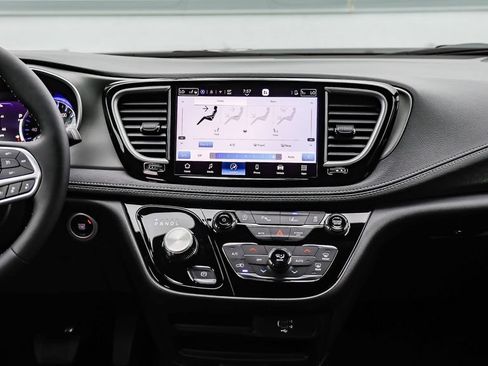 New 2027 Chrysler Pacifica Select FWD image 16