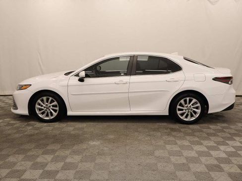 Used 2022 Toyota Camry LE w/ Carpet Mat Package (TMS) FWD image 10