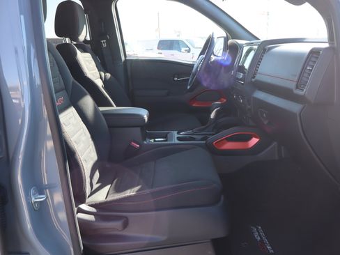 Used 2024 Nissan Frontier PRO-4X w/ Off-Road Protection Package image 12