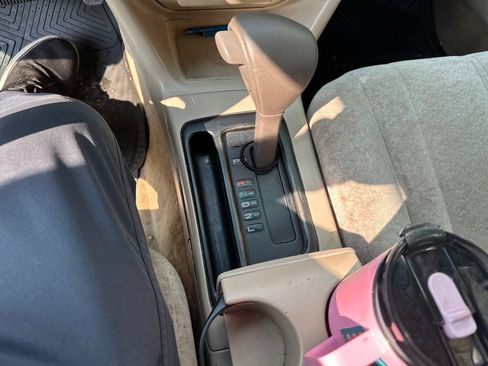 Used 1999 Toyota Avalon XL w/ PWR Seat Pkg FWD image 16