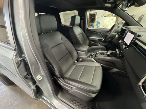 New 2025 GMC Canyon Elevation w/ Convenience Package image 29