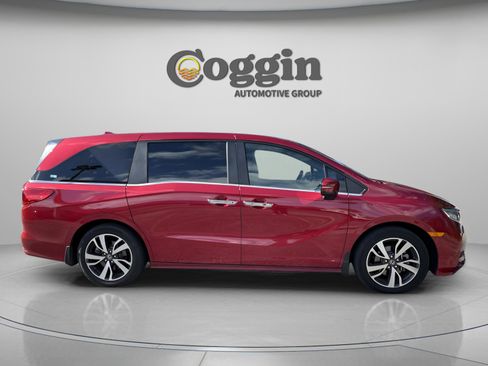 Certified 2024 Honda Odyssey Touring image 6