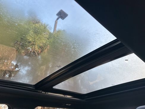 Used 2021 Ford F350 Platinum w/ Tremor Off-Road Package image 15