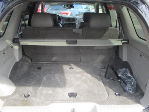 Used 2002 Chevrolet TrailBlazer LT w/ Preferred Equipment Group image 12