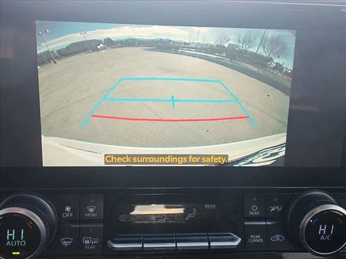 Used 2023 Toyota Highlander XLE image 13