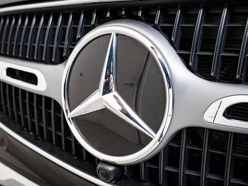 Certified 2025 Mercedes-Benz GLC 300 4MATIC image 3