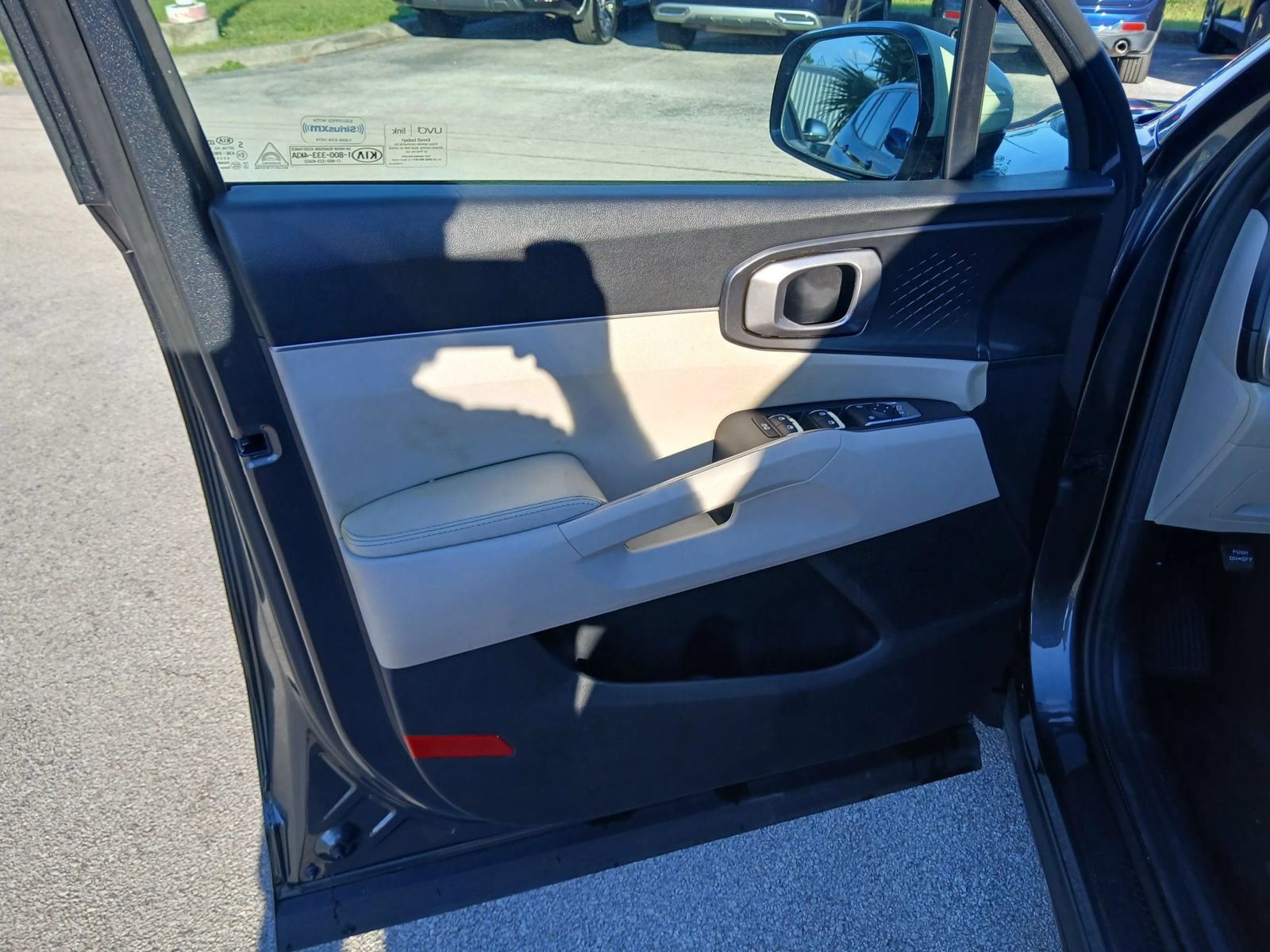 Used 2021 Kia Sorento S w/ Panoramic Sunroof Package FWD image 10