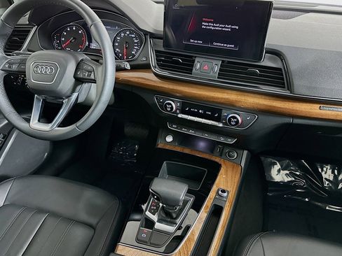Used 2023 Audi Q5 2.0T Premium w/ Convenience Package image 6