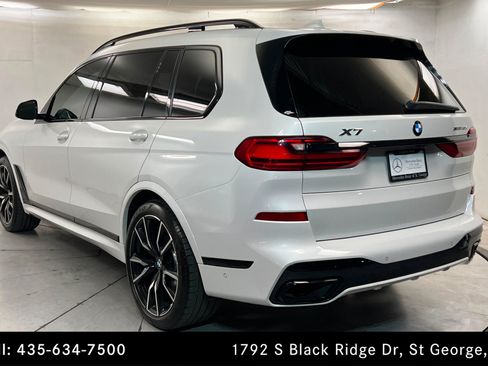 Used 2022 BMW X7 xDrive40i w/ M Sport Package AWD/4WD image 3
