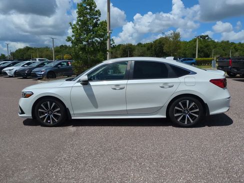 Used 2023 Honda Civic EX image 3