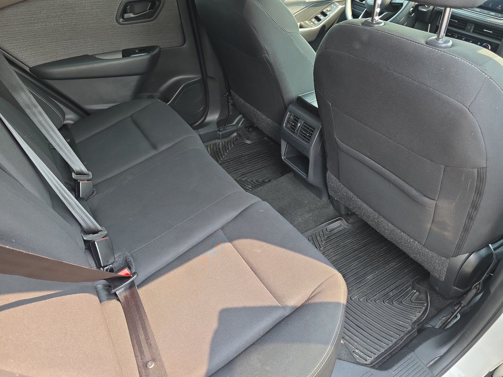 Used 2023 Nissan Rogue S AWD/4WD image 17