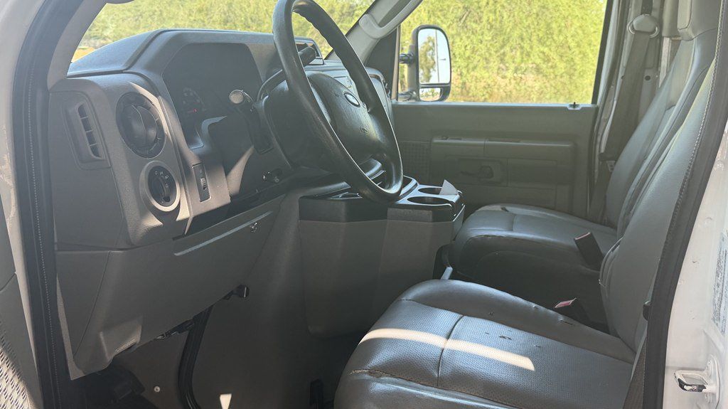 Used 2010 Ford E-350 and Econoline 350 Super Duty RWD image 21