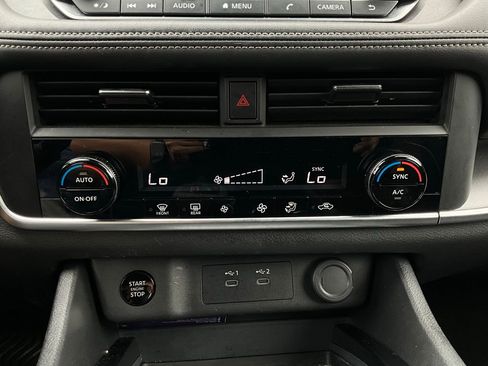 Used 2025 Nissan Rogue SV image 29