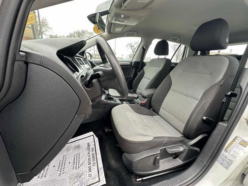 Used 2016 Volkswagen e-Golf SE image 14