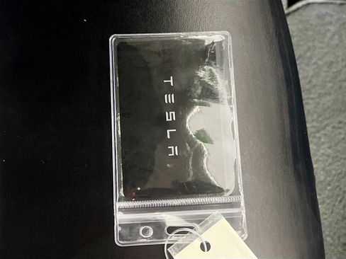 Used 2024 Tesla Model Y 2WD image 35