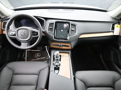 New 2025 Volvo XC90 T8 Core w/ Protection Package Premier AWD/4WD image 19