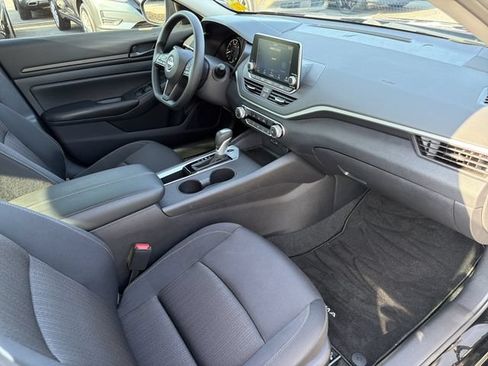 Certified 2025 Nissan Altima 2.5 S FWD image 15