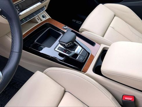 Certified 2023 Audi Q5 e Premium w/ Convenience Package image 17