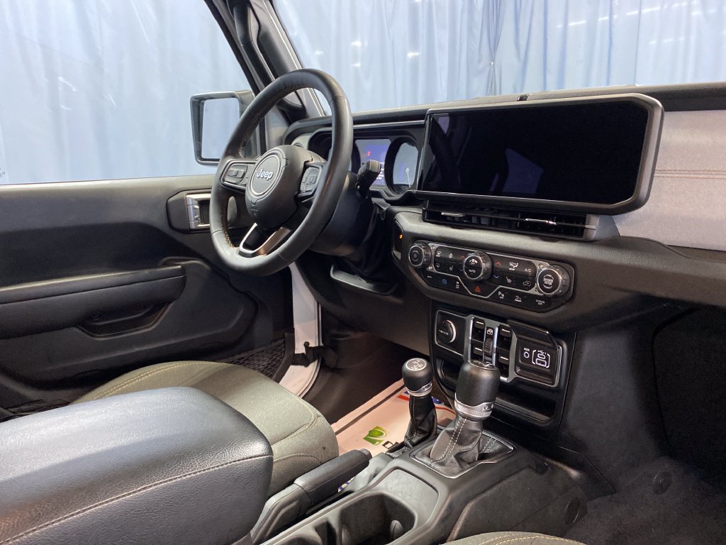Used 2024 Jeep Wrangler Unlimited w/ Convenience Group AWD/4WD image 43