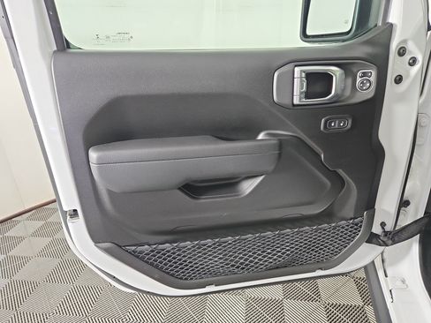 Used 2022 Jeep Wrangler Unlimited Sport AWD/4WD image 14