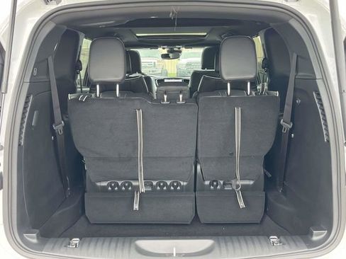 New 2026 Chrysler Pacifica Limited image 18