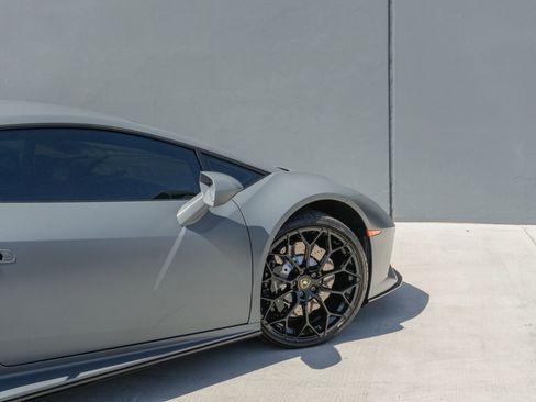 Used 2022 Lamborghini Huracan EVO RWD image 41