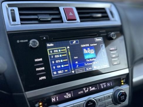 Used 2016 Subaru Outback 2.5i Premium image 8