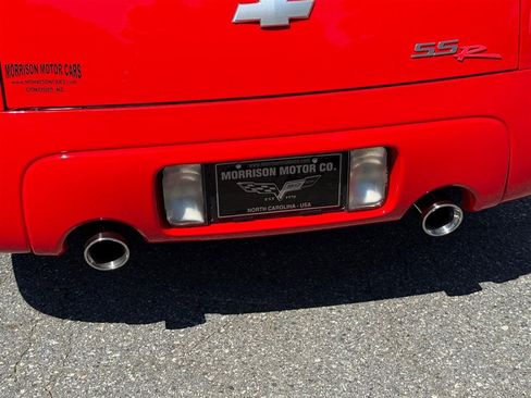 Used 2004 Chevrolet SSR w/ Preferred Equipment Group image 26