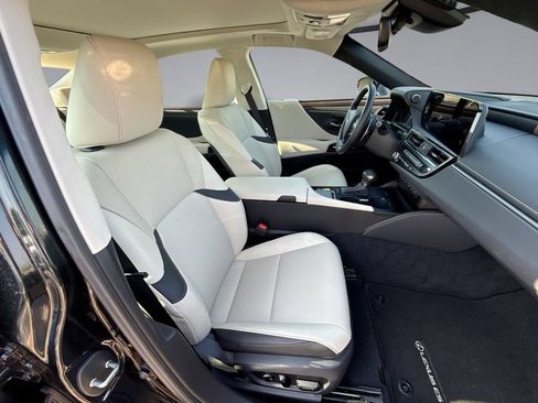 Used 2025 Lexus ES 350 w/ Premium Package FWD image 16