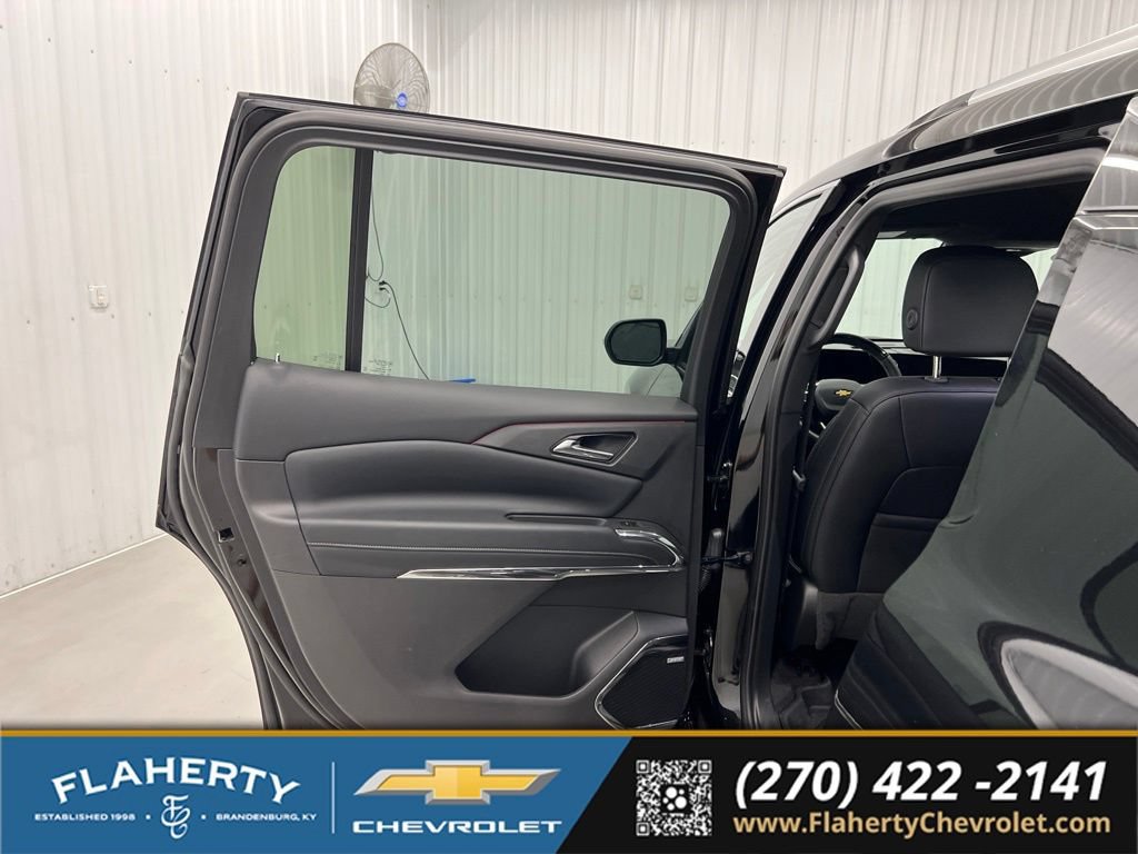 Used 2026 Chevrolet Traverse High Country w/ LPO, Floor Liner Package AWD/4WD image 10