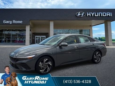 Certified 2026 Hyundai Elantra Limited FWD image 4
