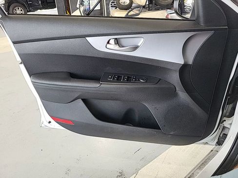 Used 2023 Kia Forte LXS w/ LXS Technology Package image 8