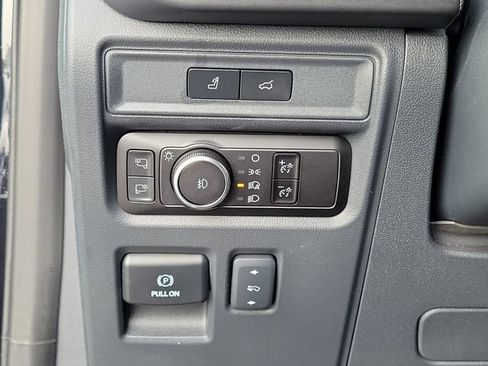 Used 2023 Ford Expedition Max Platinum AWD/4WD image 16