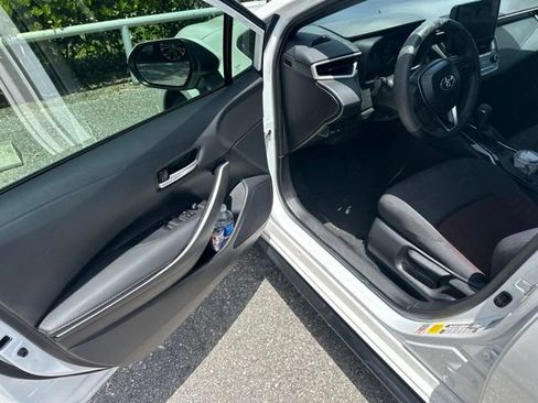 Used 2025 Toyota Corolla SE FWD image 3