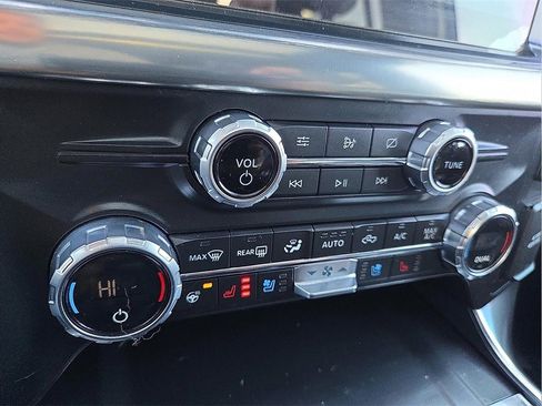 Used 2021 Ford F150 Lariat w/ Equipment Group 502A High image 14