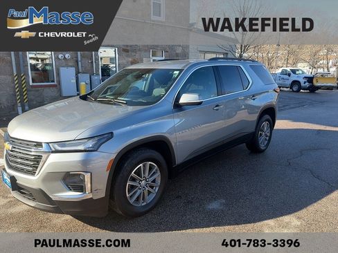 Used 2023 Chevrolet Traverse LT w/ Rear Camera Mirror Package image 1
