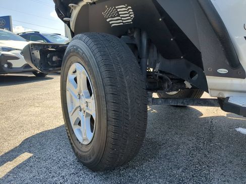 Used 2019 Jeep Wrangler Unlimited Sport S AWD/4WD image 33