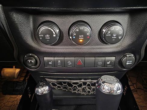 Used 2015 Jeep Wrangler Unlimited Sahara w/ Max Tow Package AWD/4WD image 44