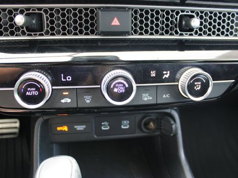 Used 2025 Honda Civic Sport image 16