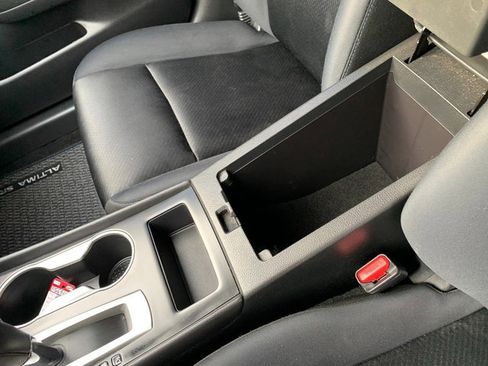 Used 2016 Nissan Altima 2.5 SR w/ LED Appearance Package image 23