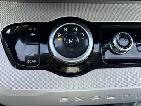Used 2025 Ford Expedition Active AWD/4WD image 29