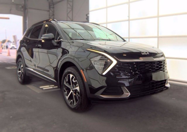 Certified 2024 Kia Sportage EX w/ EX Premium Package AWD/4WD image 3