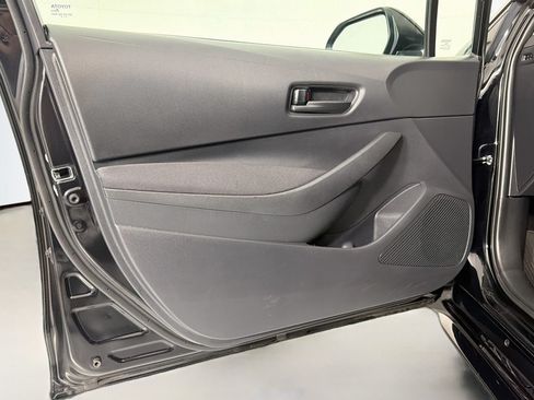 Used 2025 Toyota Corolla LE FWD image 21