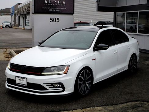 Used 2018 Volkswagen Jetta GLI image 5
