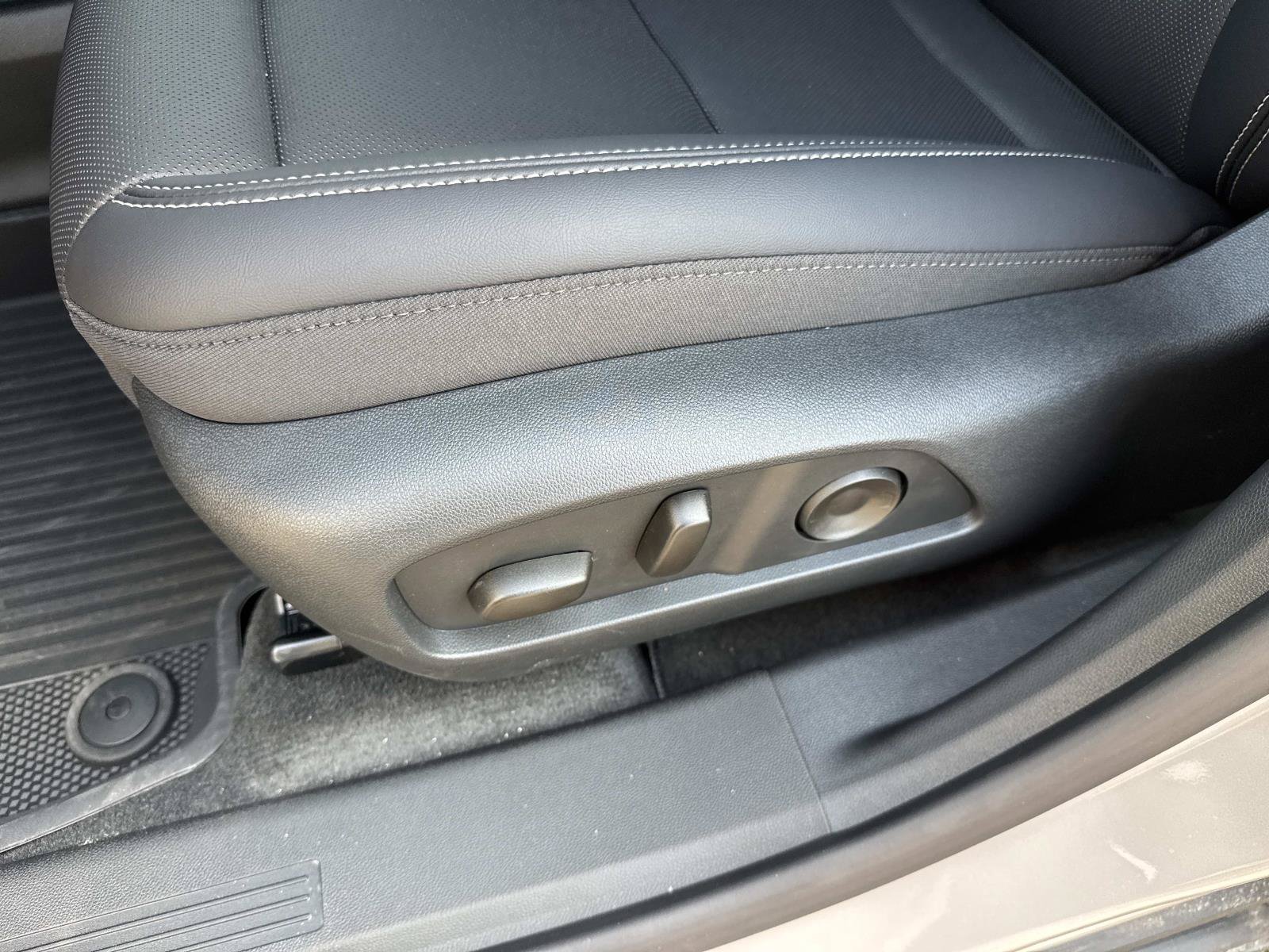 New 2027 GMC Terrain Elevation w/ Elevation Premium Package FWD image 22